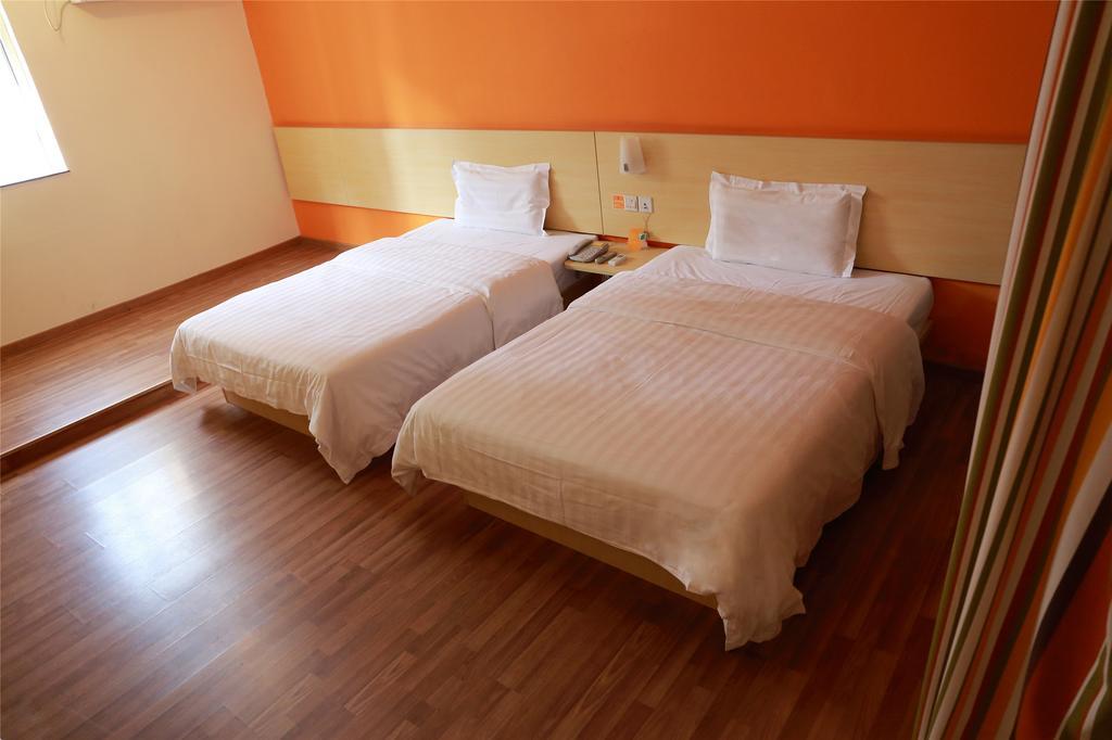 7Days Inn Chengdu North Railway Station Εξωτερικό φωτογραφία